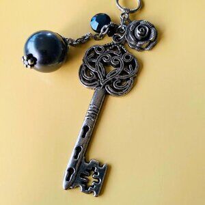Vintage Filigree Key Charm and Grey Pearl Pendant Necklace #6